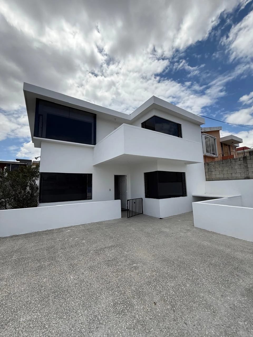 Casa recién remodelada en San Cristóbal — foto 2 de 17