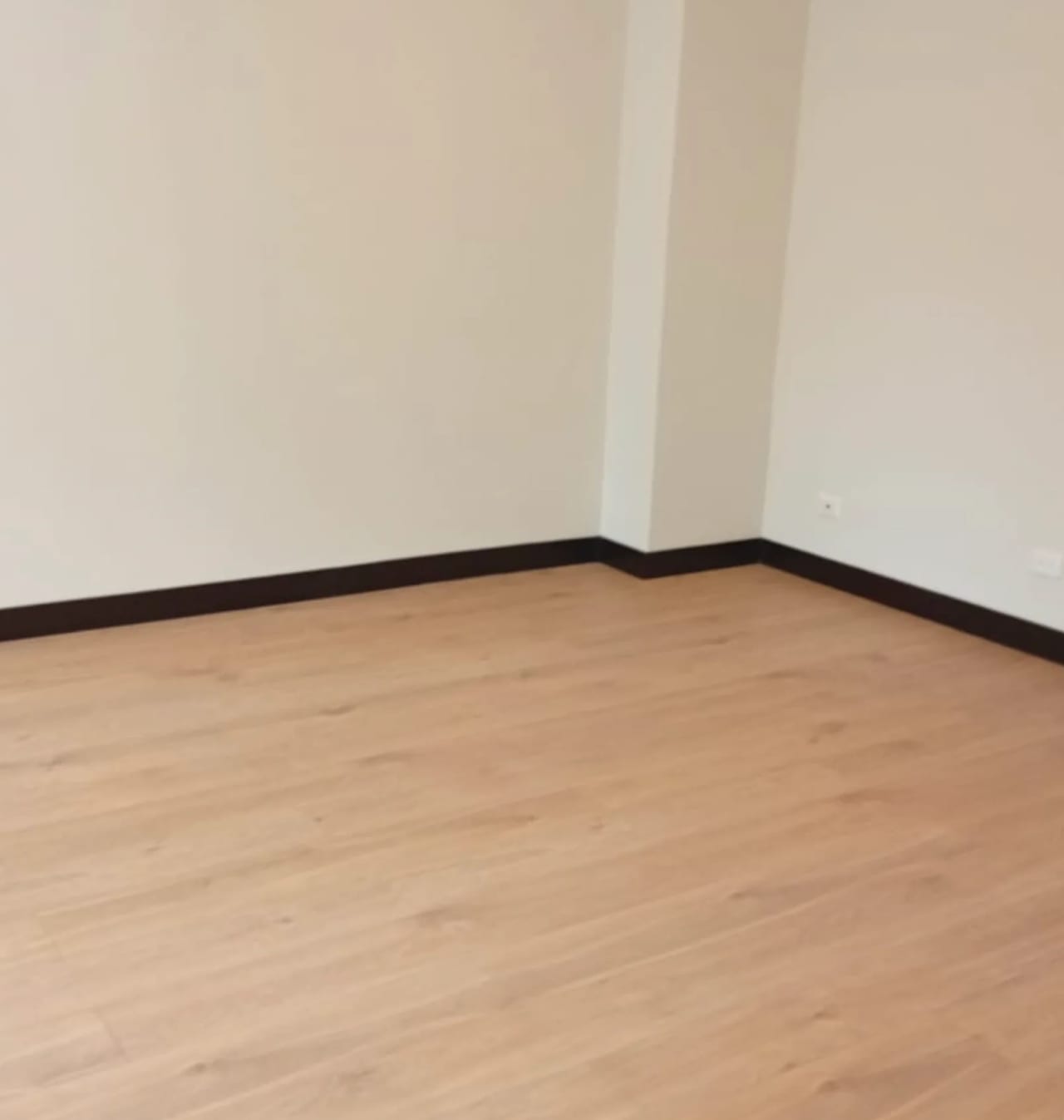 Oficina en Renta - Edificio Cobella Zona 14 — foto 4 de 10