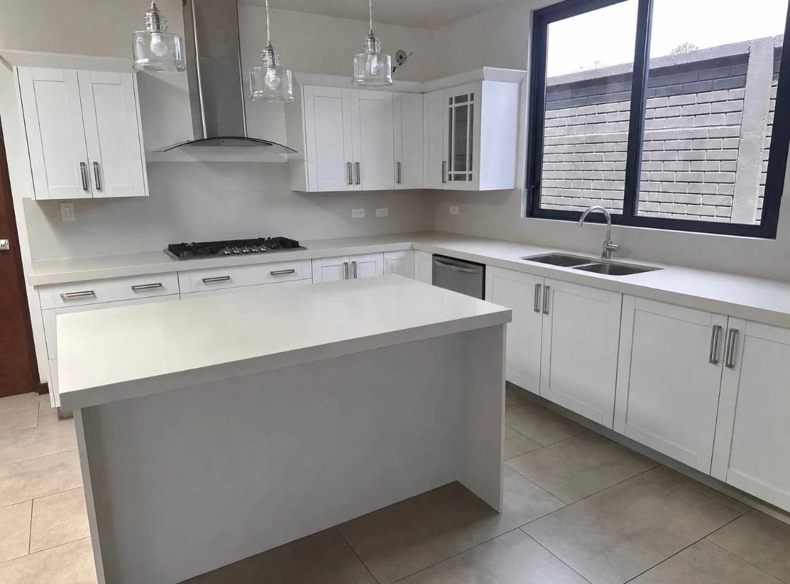 Espectacular resdiencia de un nivel en Residencias Concepcíon — foto 3 de 3