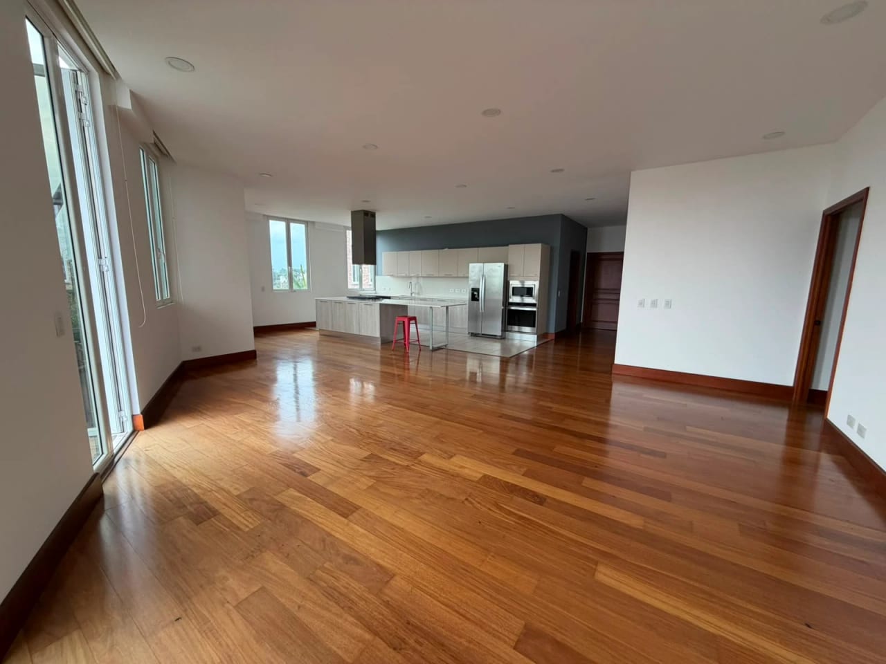 Apartamento en renta zona 15 VH1 — foto 15 de 17