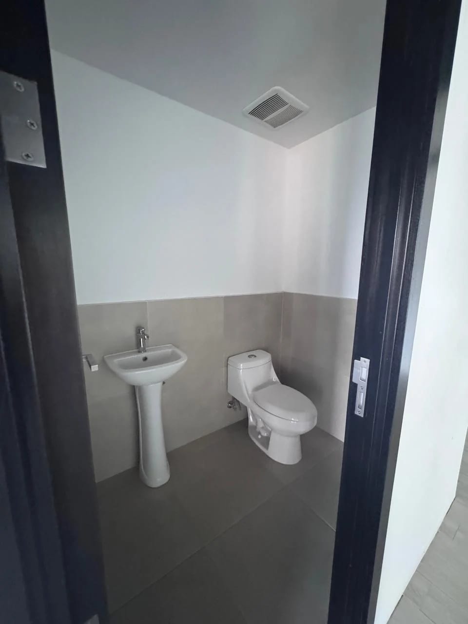 Oficina en Renta – Vasanta Business Center, Zona 10 — foto 7 de 9
