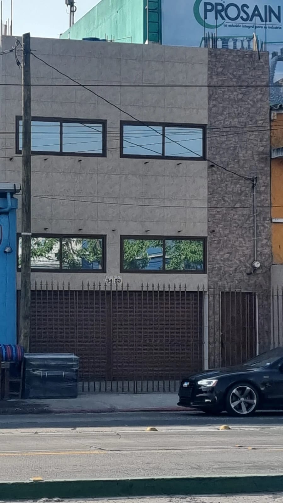 EDIFICIO NUEVO DE TRES NIVELES EN VENTA – AVENIDA BOLÍVAR — foto 1 de 8