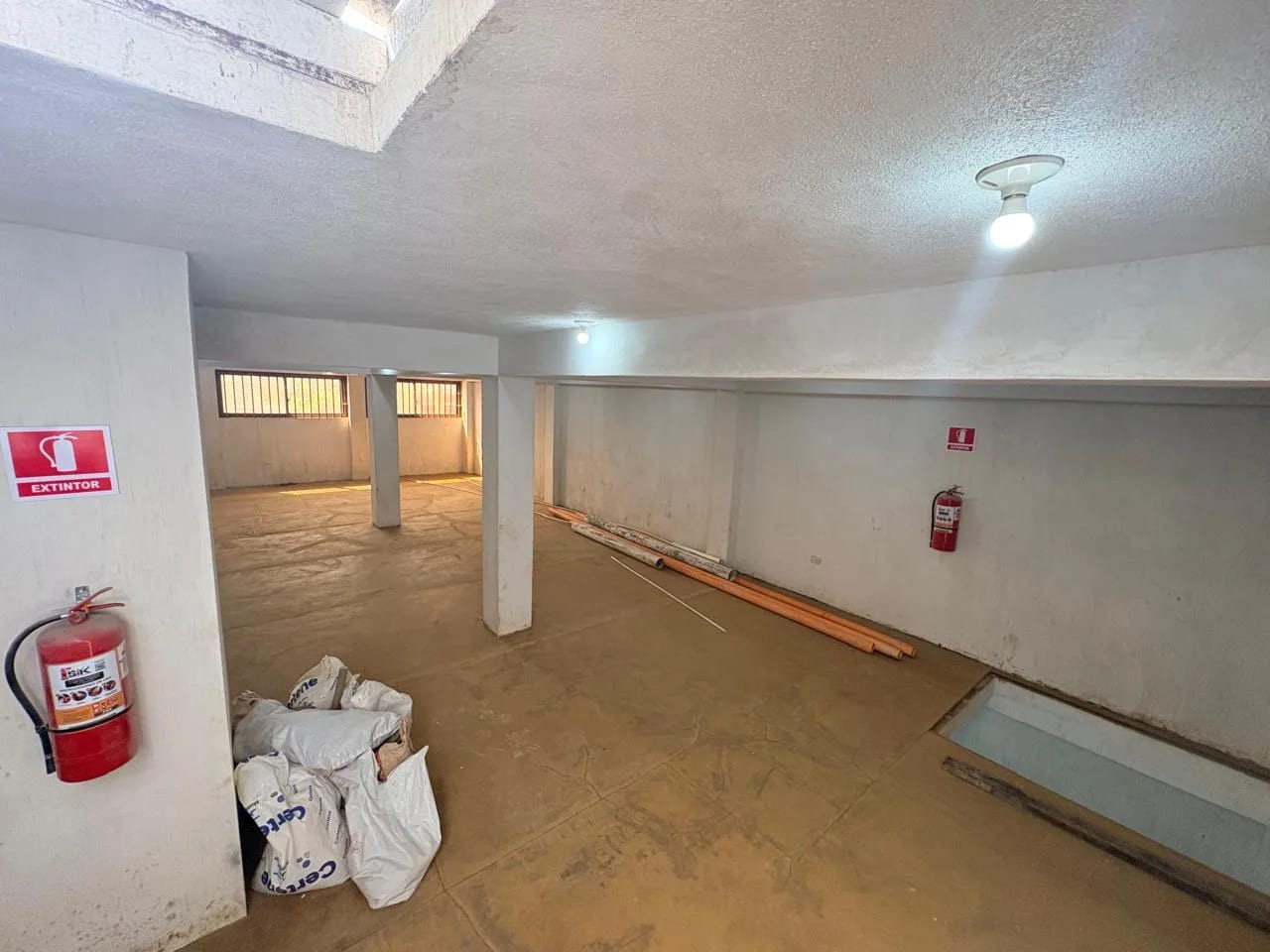 EDIFICIO NUEVO DE TRES NIVELES EN VENTA – AVENIDA BOLÍVAR — foto 5 de 8