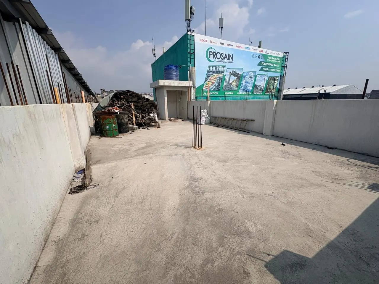 EDIFICIO NUEVO DE TRES NIVELES EN VENTA – AVENIDA BOLÍVAR — foto 7 de 8