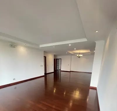Apartamento en Renta Tadeus – Zona 14 — foto 1 de 17