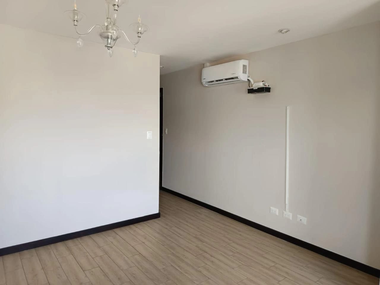 🏙️ Apartamento en Renta – Torre 360, Zona 15 — foto 3 de 8