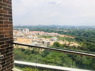 Apartamento AMUEBLADO en renta Viu Cayalá zona 16 — miniatura 2 de 9