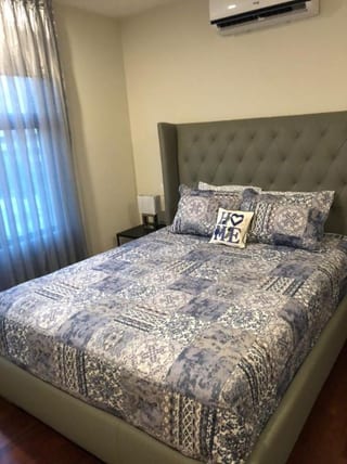 Apartamento amueblado en renta zona 14 — miniatura 8 de 11