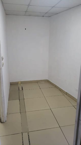 Local en Venta CC Galerias La Pradera zona 10 — miniatura 4 de 6