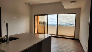 Apartamento en renta en Casalini Diagonal 6 zona 10 — miniatura 1 de 11