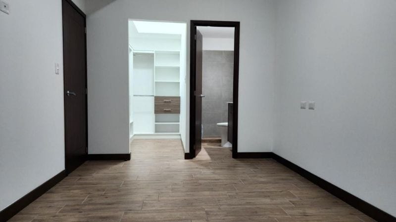 Apartamento en renta en Casalini Diagonal 6 zona 10 — foto 5 de 11