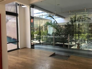 Local en Venta Para Inversionistas en DESIGN CENTER zona 10 — miniatura 1 de 11