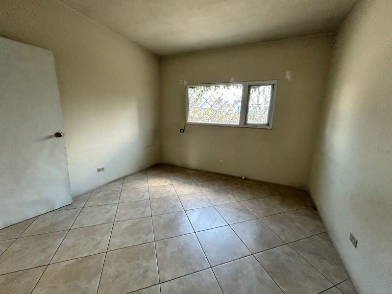 Casa en renta para vivienda u oficina zona 10 — foto 4 de 17
