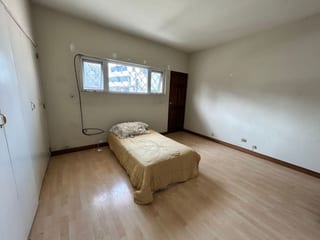 Casa en renta para vivienda u oficina zona 10 — miniatura 10 de 17