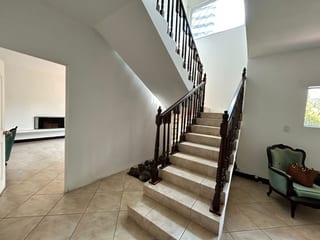 Casa en renta para vivienda u oficina zona 10 — miniatura 13 de 17