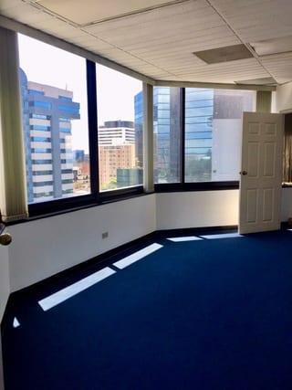 Oficina en renta en Edificio Murano Center zona 10 — miniatura 2 de 5