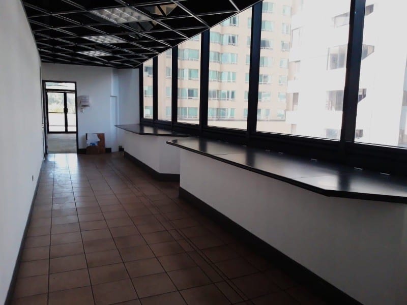 Oficina en renta ubicada en Murano Center zona 10 — foto 11 de 11