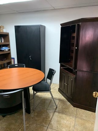 Local para oficina o clinica en zona 14 — miniatura 7 de 8
