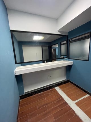 Oficina en renta edificio Torino zona 10 — miniatura 14 de 15