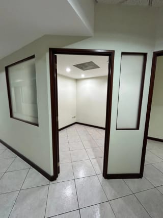 Oficina en renta Edificio Europlaza zona 14 — miniatura 14 de 14