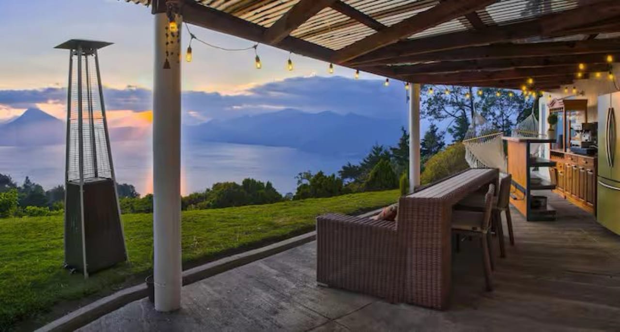 Casa en venta con vista al Lago de Atitlan a 20 minutos de Panajachel — foto 1 de 17