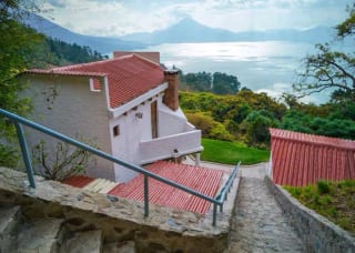Casa en venta con vista al Lago de Atitlan a 20 minutos de Panajachel — miniatura 9 de 17