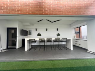 Amplio Apartamento en Casa Acueducto Zona 10 — miniatura 3 de 14