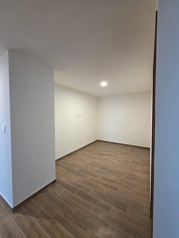 Apartamento en venta o renta Edificio Parque 14 zona 14 — foto 10 de 16