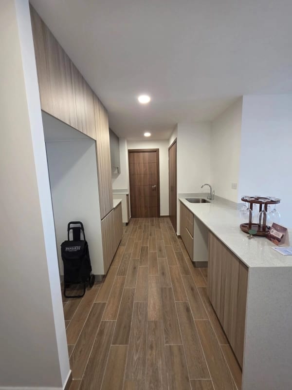 Apartamento en venta o renta Edificio Parque 14 zona 14 — foto 8 de 16