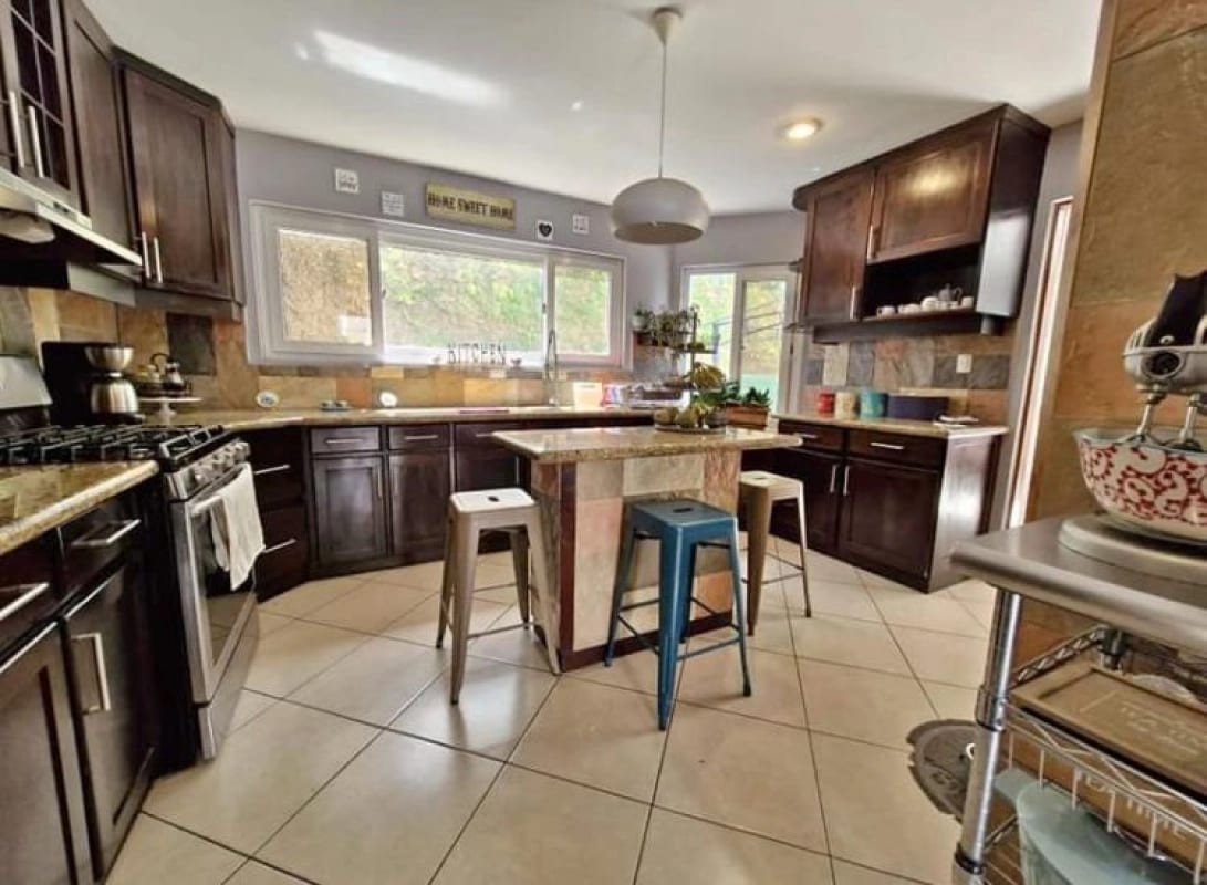 Casa en renta y venta Kanajuyu zona 16 (fuera de garita) — foto 4 de 12
