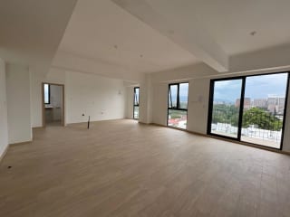 Apartamento en renta en Edificio de zona 10. Con cuarto de servicio! — miniatura 5 de 9