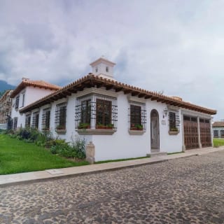 Casas Exclusivas con Vista a los Volcanes, Club Residencial Los Franciscanos — miniatura 1 de 2