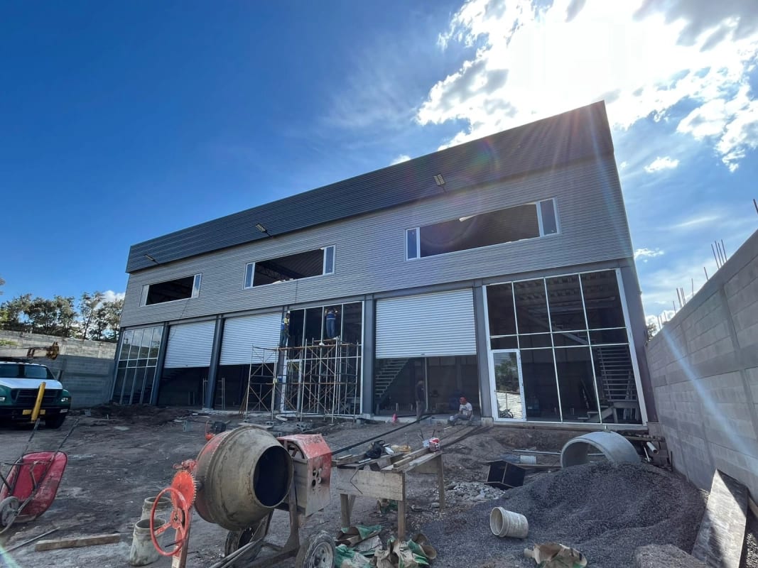Bodega en venta en Villa Nueva, frente al Mayan Golf — foto 1 de 12