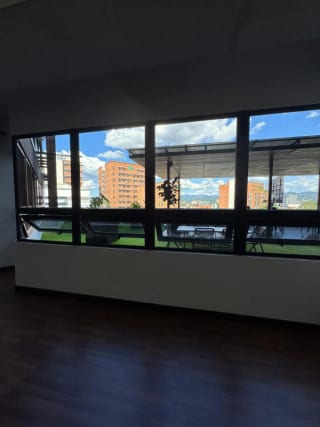 Oficina en renta en Edificio Septimo zona 4 — miniatura 4 de 7