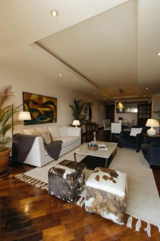 Apartamento amueblado en renta en zona 10 — miniatura 1 de 9
