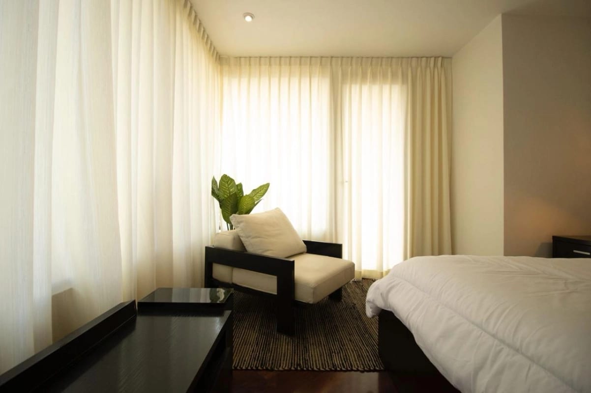 Apartamento amueblado en renta en zona 10 — foto 4 de 9