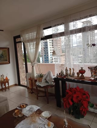 Apartamento en renta zona 10 — miniatura 11 de 17