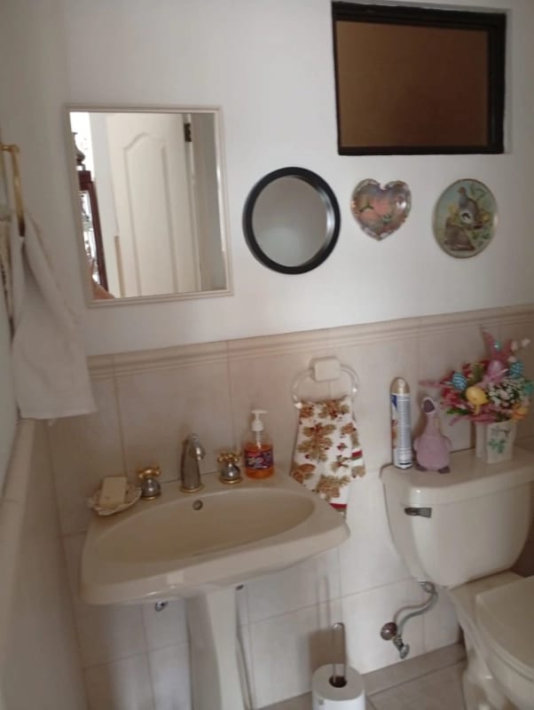 Apartamento en renta zona 10 — foto 4 de 17