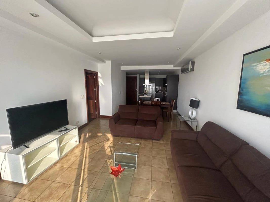 Apartamento amueblado en renta en zona 14 — foto 1 de 17