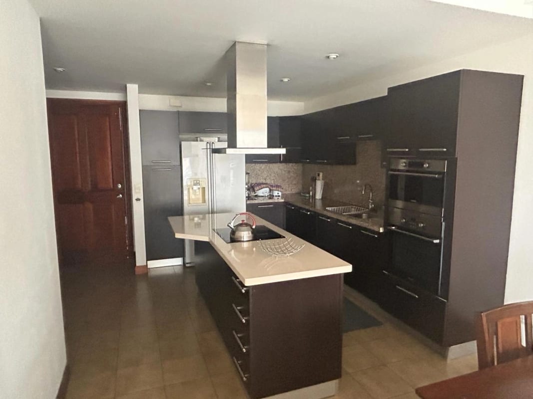 Apartamento amueblado en renta en zona 14 — foto 4 de 17