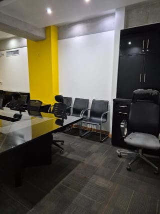 Oficina en renta Edificio Platina zona 10 — miniatura 3 de 17