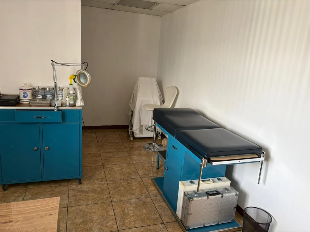 Clinica médica en Edificio Las Americas zona 14 — foto 6 de 8