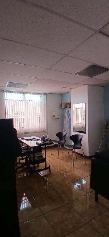 Clinica médica en Edificio Las Americas zona 14 — foto 3 de 8