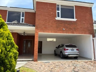 Hermosa casa grande en Residencial Los Diamantes — miniatura 1 de 17