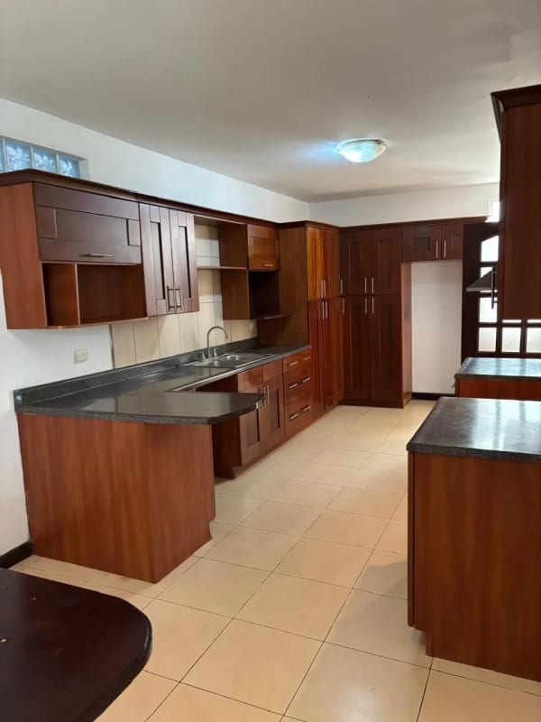 Hermosa casa grande en Residencial Los Diamantes — foto 12 de 17
