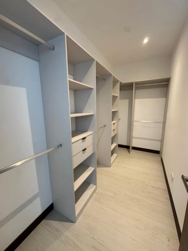 Apartamento en venta o renta Edificio Spazio zona 15 — foto 5 de 13