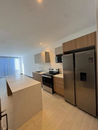 Apartamento en venta o renta Edificio Spazio zona 15 — miniatura 1 de 13