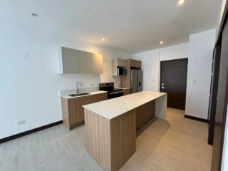 Apartamento en venta o renta Edificio Spazio zona 15 — miniatura 10 de 13