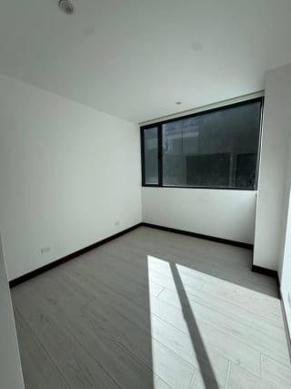 Apartamento en venta o renta Edificio Spazio zona 15 — miniatura 9 de 13