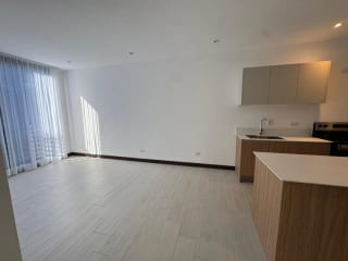 Apartamento en venta o renta Edificio Spazio zona 15 — miniatura 3 de 13